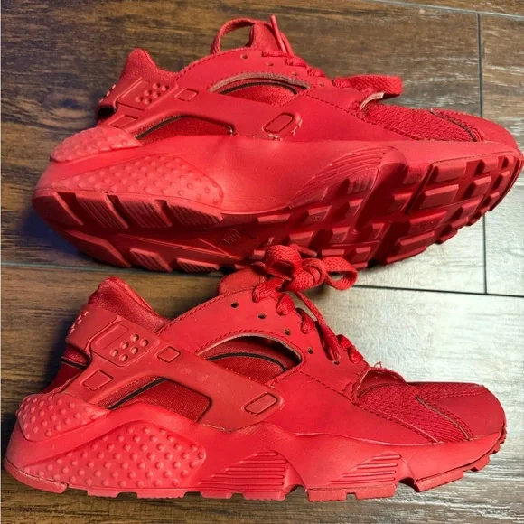 Nike Huarache Run Kids Red Sneakers Youth 4Y Triple Red Like New - Picture 5 of 10